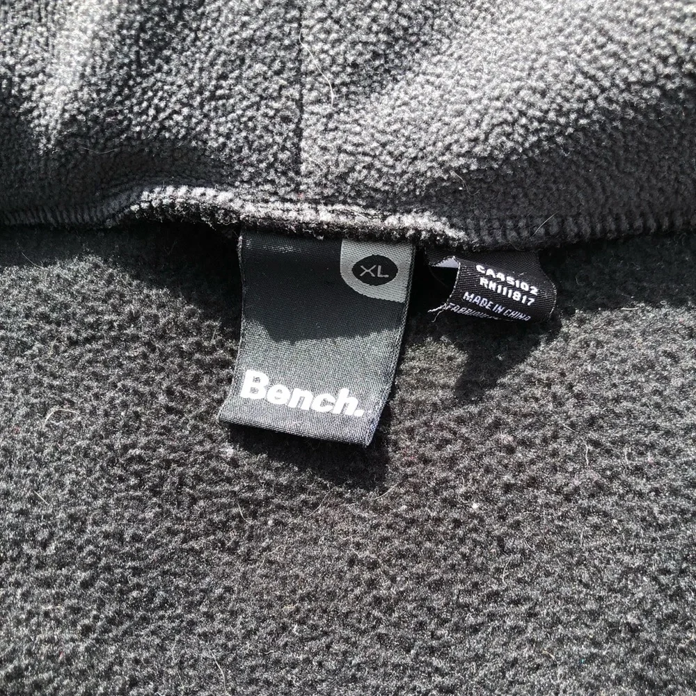 Bench sweater - Picture 4 of 4